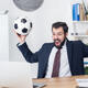 Despido disciplinario por ver el futbol en horario de trabajo: habrá que atender al criterio de proporcionalidad #laboralistasaldia